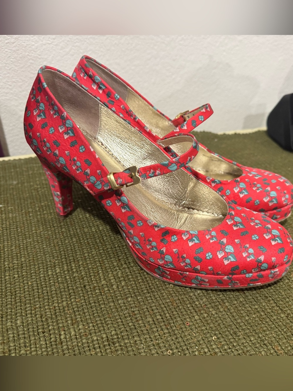 Anthropologie Miss Albright Satin Classic Red Floral Mary Jane Pumps